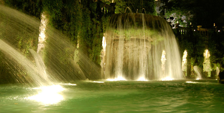 Villa D'este aperta venerdì fino alle 22