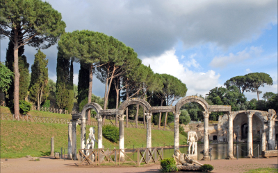 La_colonnade_du_Canope_(Villa_Adriana,_Tivoli)_(5888639839)